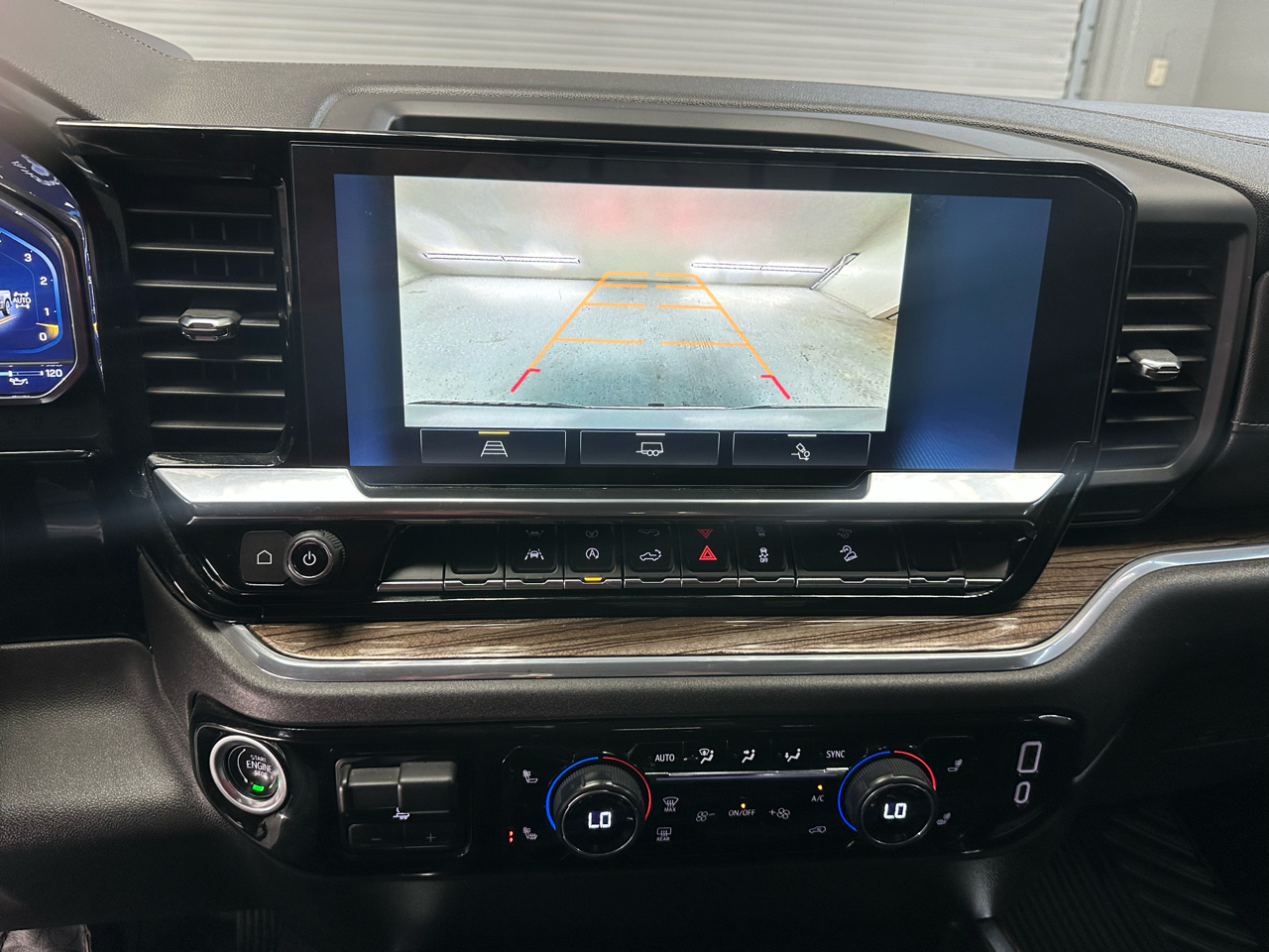 Chevrolet Silverado 1500 LT Crew Cab 4WD 2024