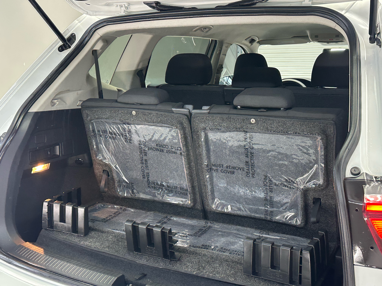 Volkswagen Tiguan S 2021