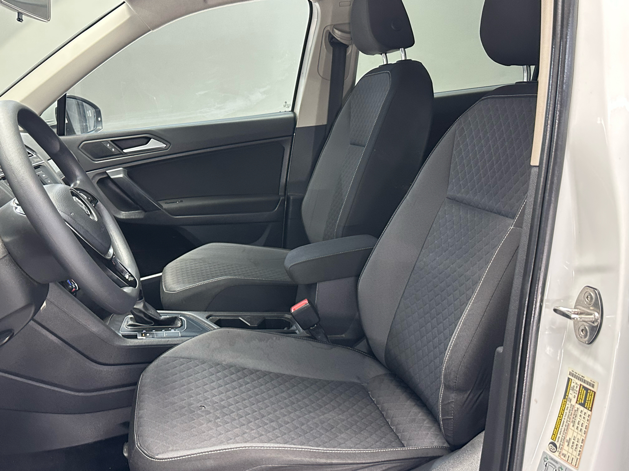 Volkswagen Tiguan S 2021