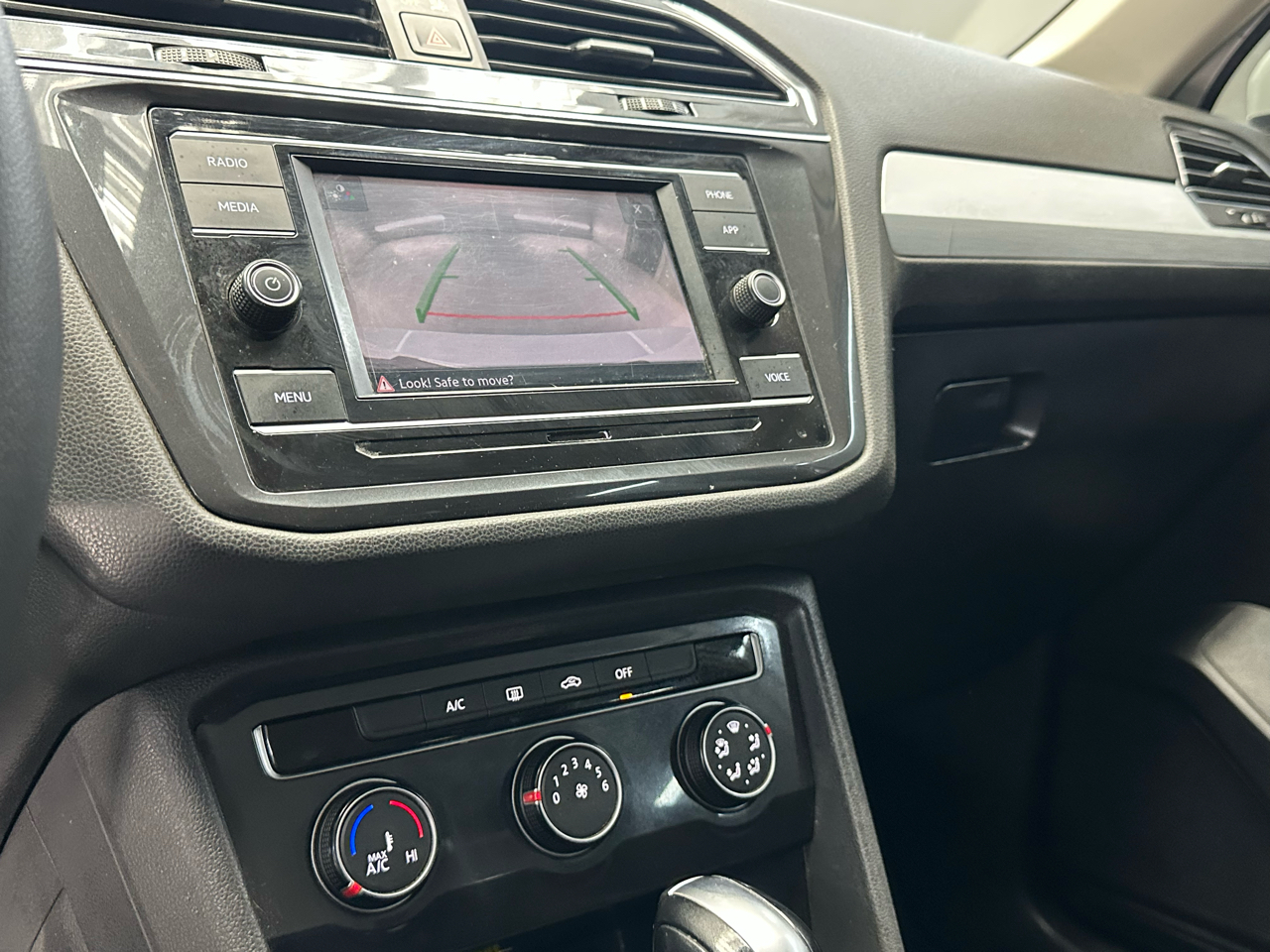 Volkswagen Tiguan S 2021