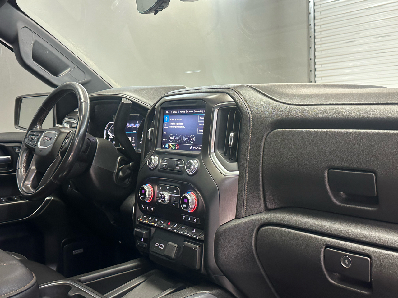 GMC Sierra 1500 AT4 Crew Cab Short Box 4WD 2020