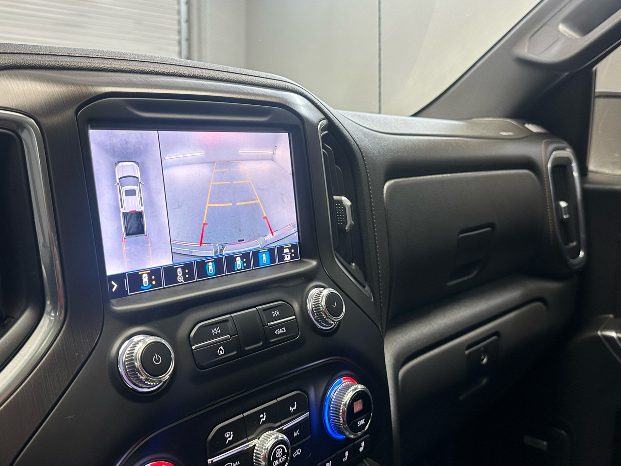 GMC Sierra 1500 AT4 Crew Cab Short Box 4WD 2020