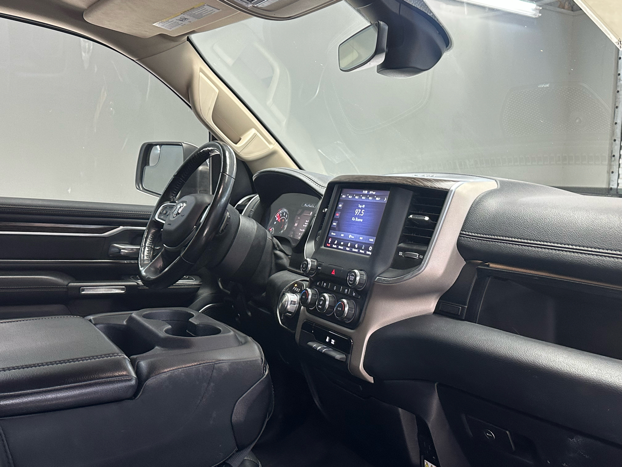 RAM 1500 Laramie Crew Cab SWB 4WD 2020