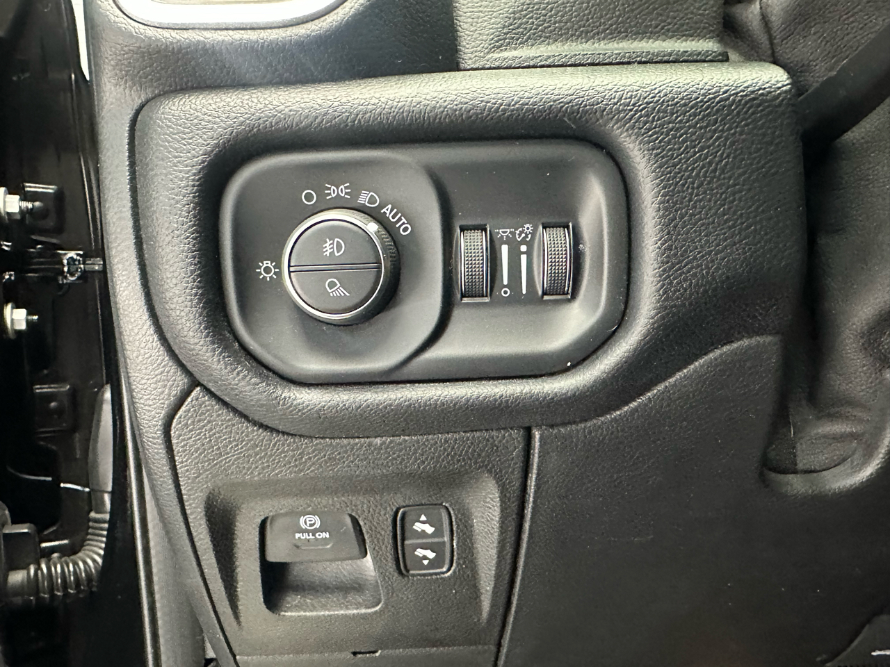 RAM 1500 Laramie Crew Cab SWB 4WD 2020