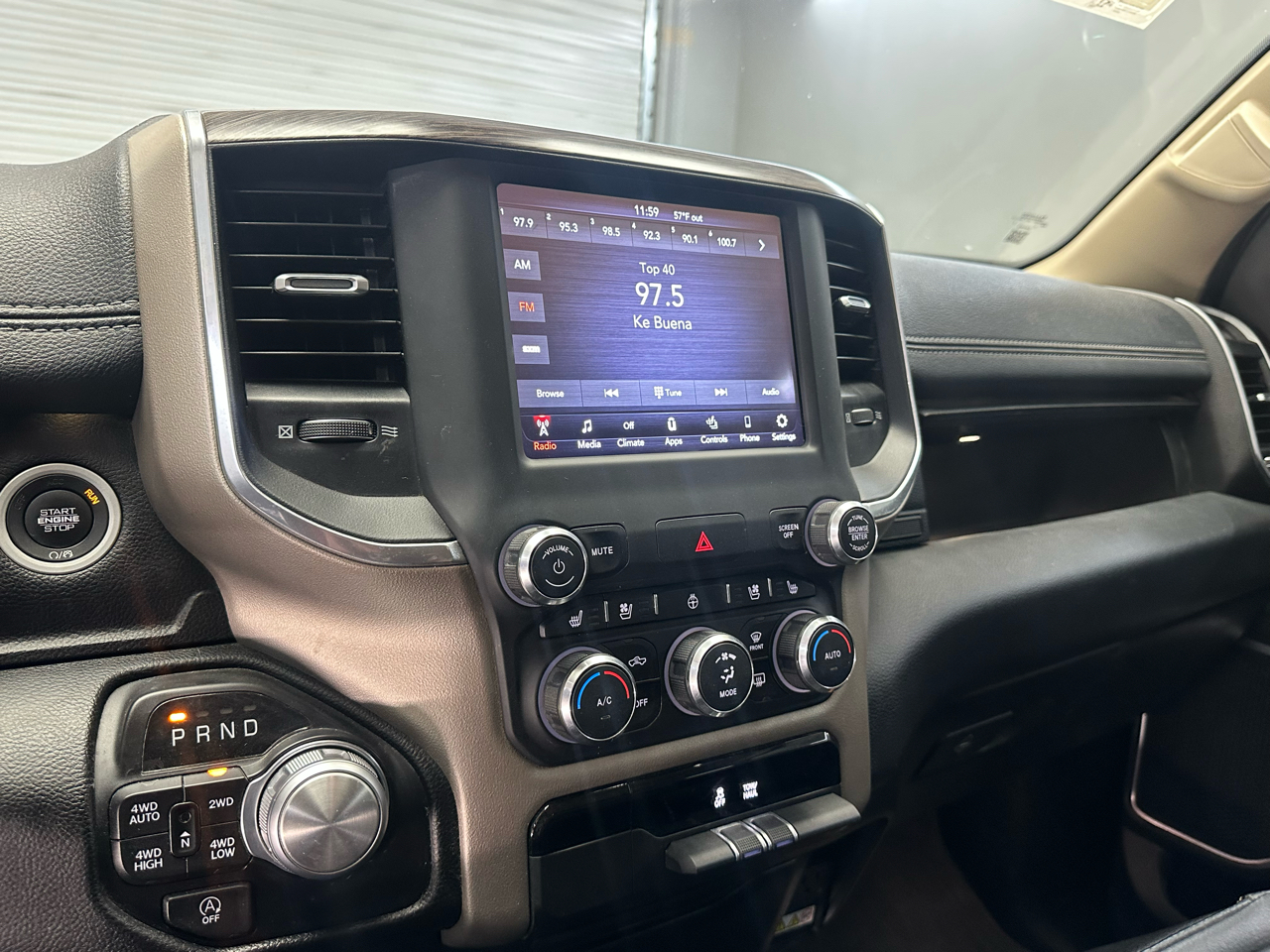 RAM 1500 Laramie Crew Cab SWB 4WD 2020