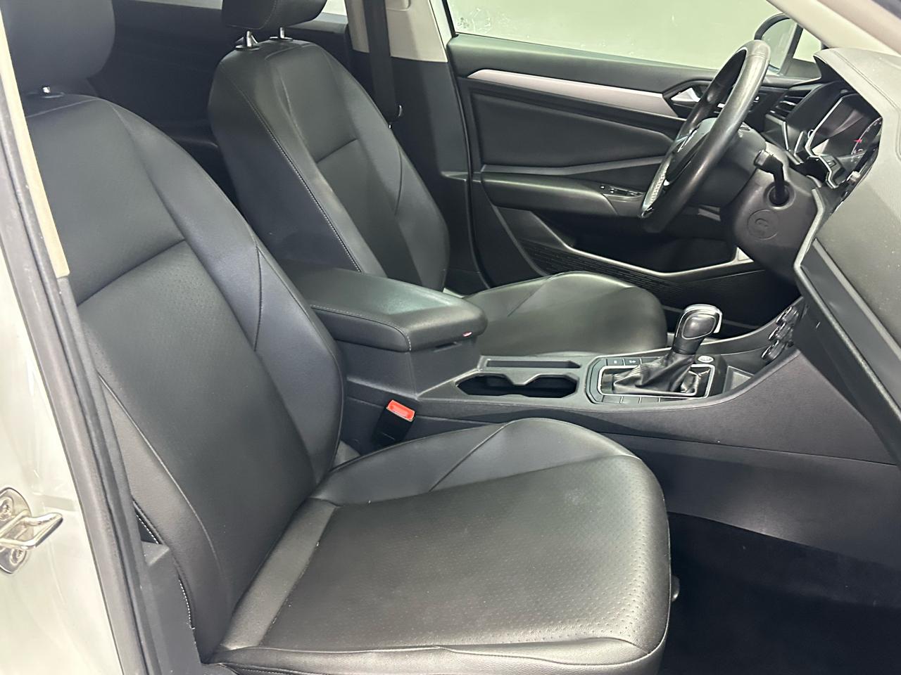 Volkswagen Jetta 1.4T S 8A 2020