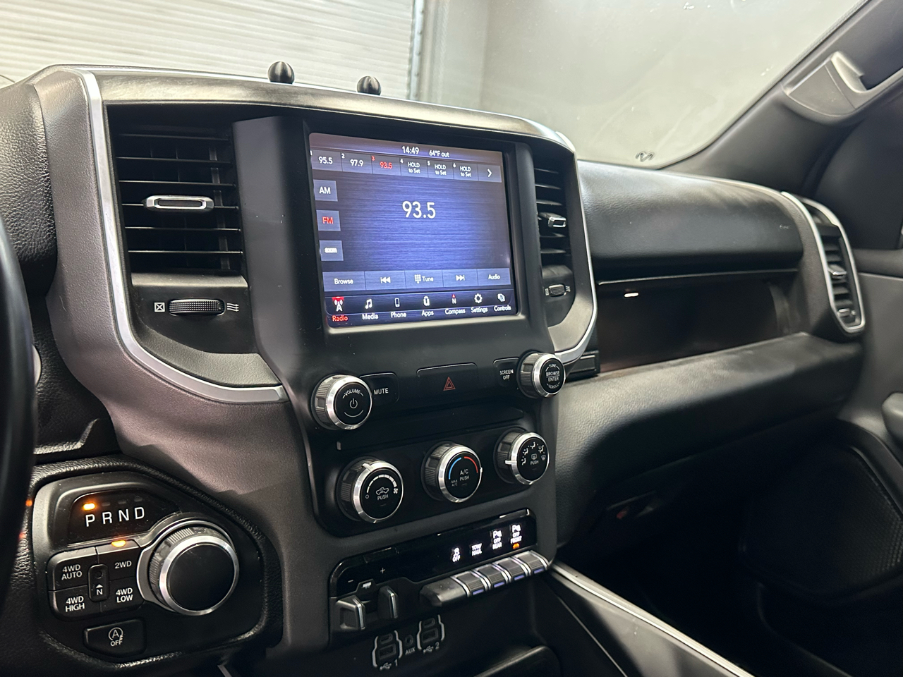 RAM 1500 Big Horn Crew Cab SWB 4WD 2021