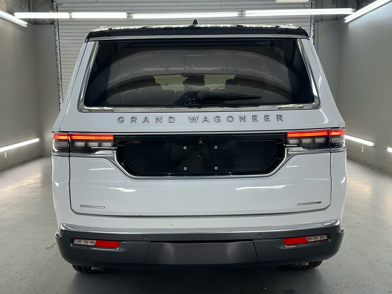 Jeep Grand Wagoneer Series III 4WD 2022