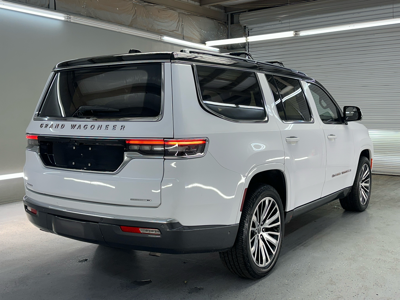 Jeep Grand Wagoneer Series III 4WD 2022