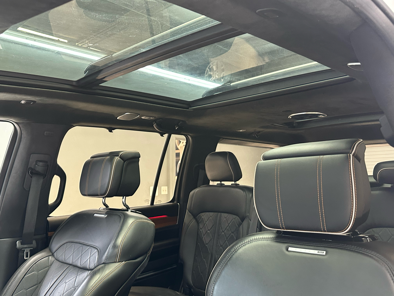 Jeep Grand Wagoneer Series III 4WD 2022