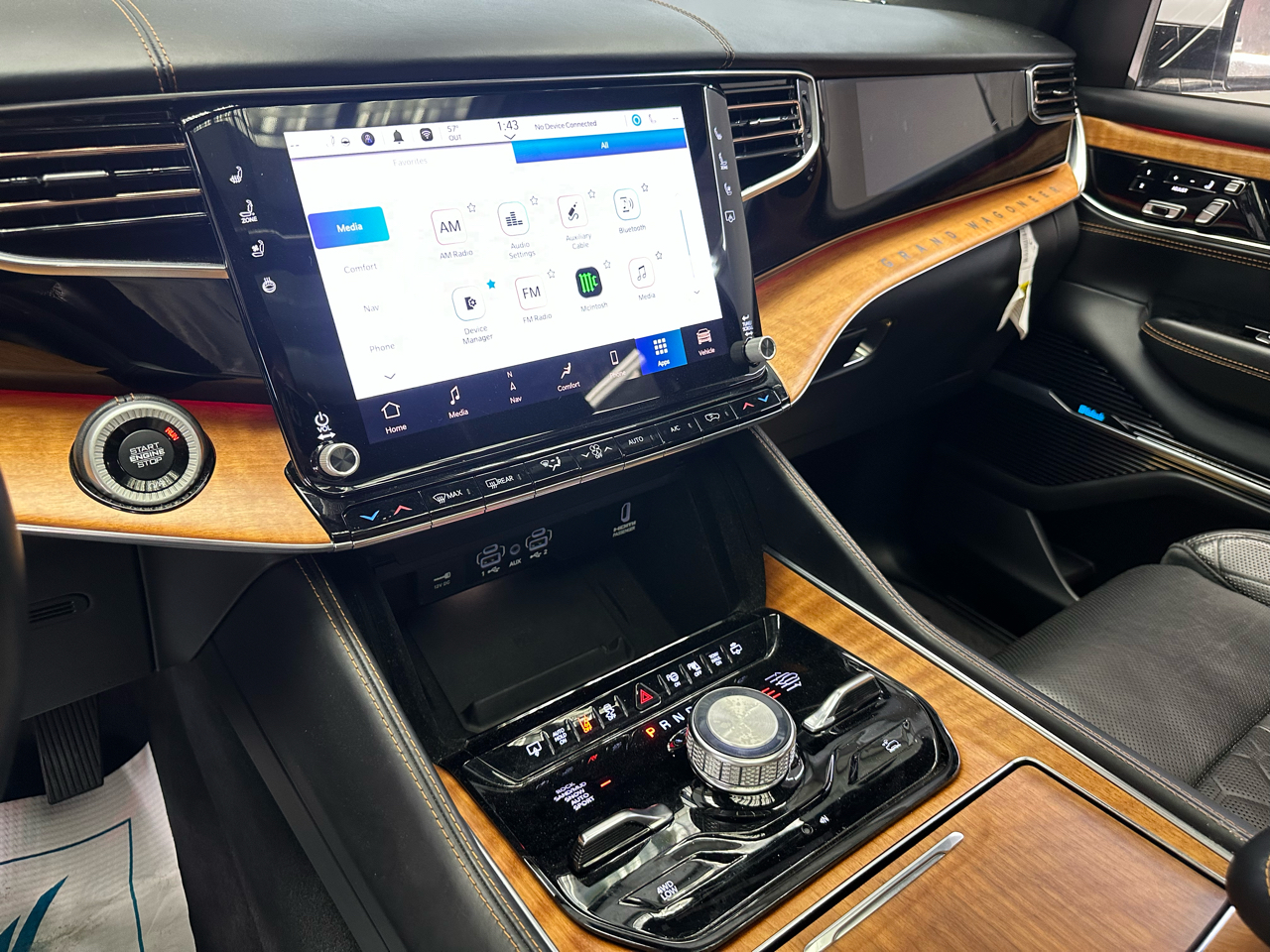 Jeep Grand Wagoneer Series III 4WD 2022