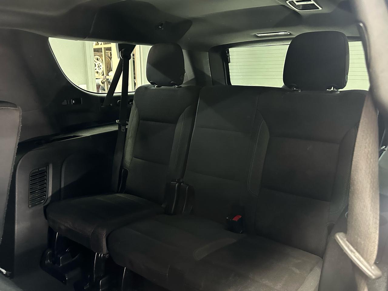 Chevrolet Suburban LS 2023