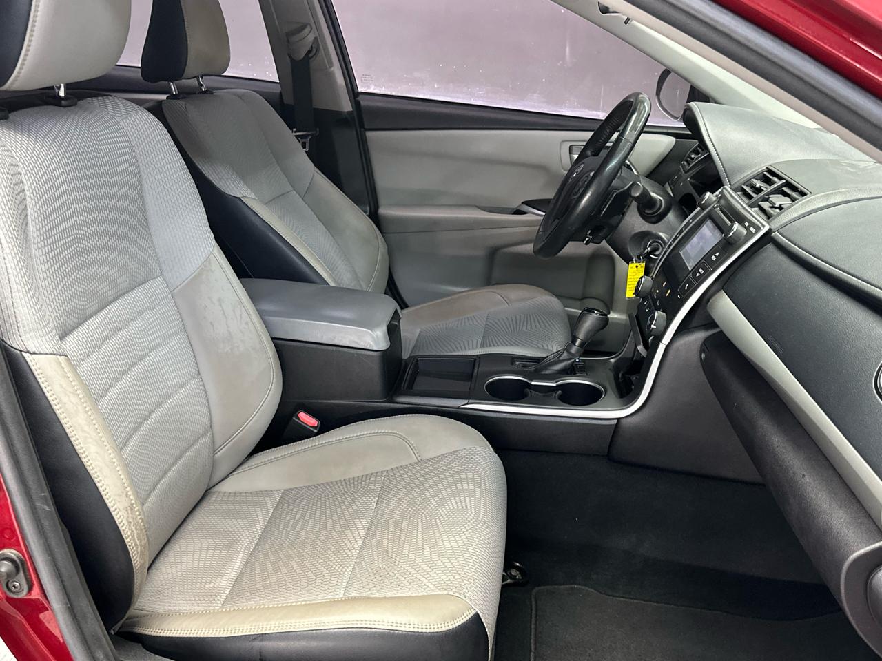 Toyota Camry SE 2017