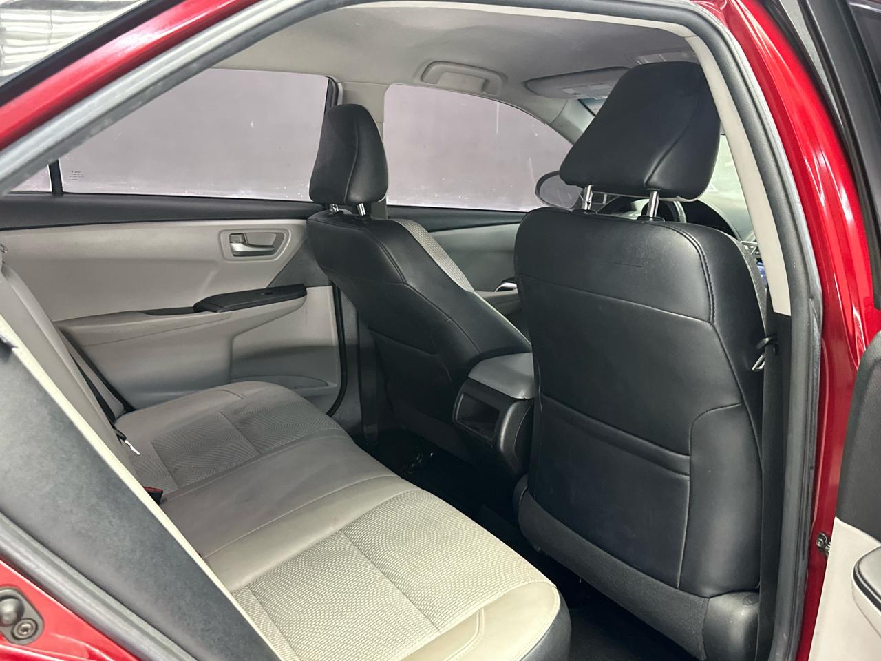 Toyota Camry SE 2017