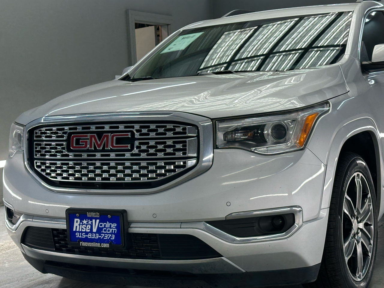 GMC Acadia Denali 2019