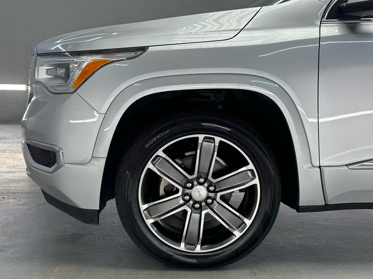 GMC Acadia Denali 2019