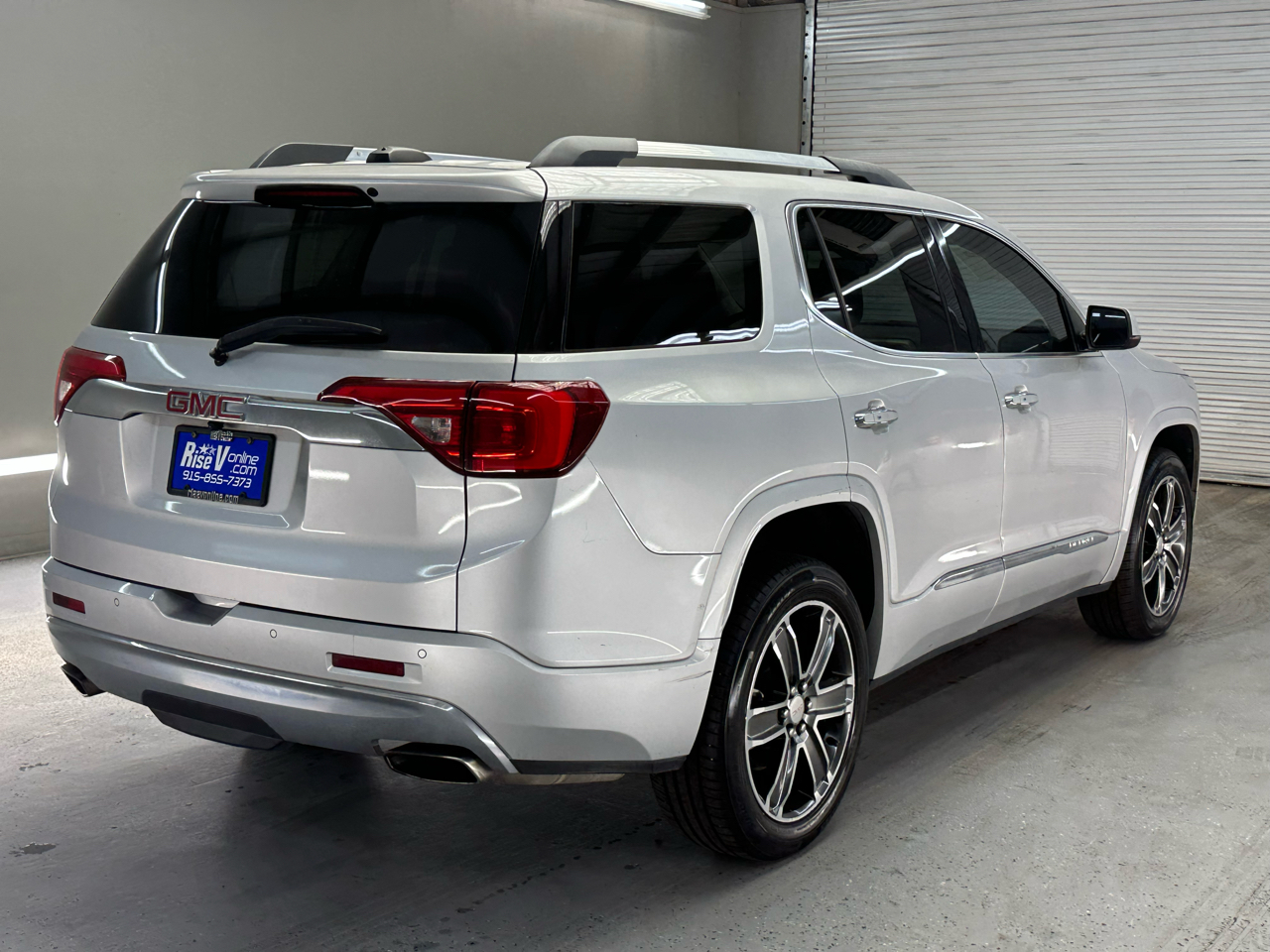 GMC Acadia Denali 2019