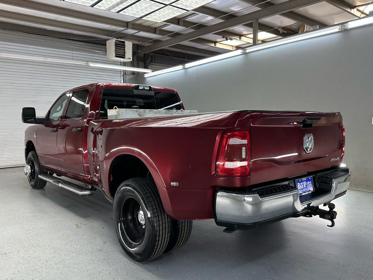 RAM 3500 Tradesman Crew Cab 4WD DRW 2024