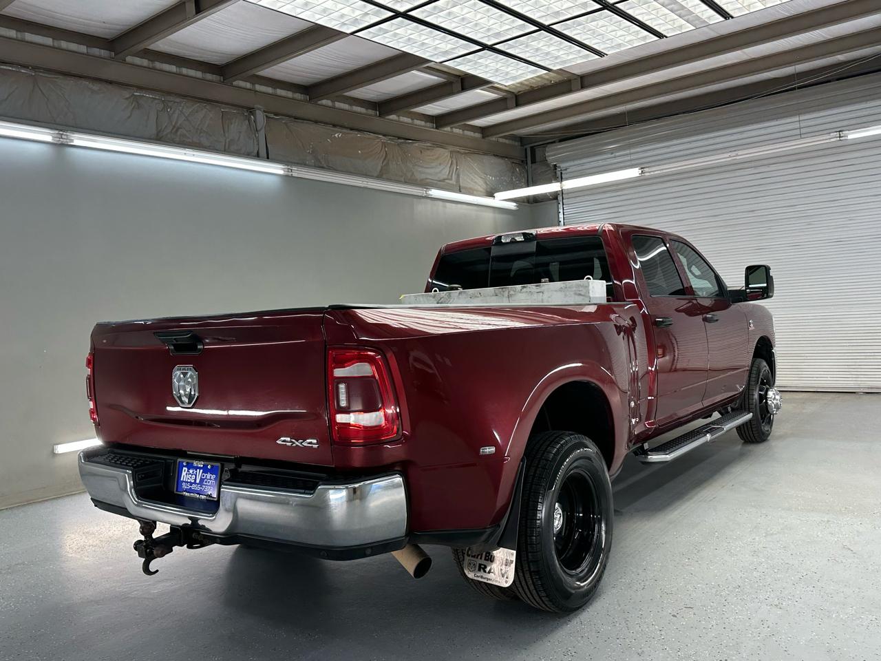 RAM 3500 Tradesman Crew Cab 4WD DRW 2024