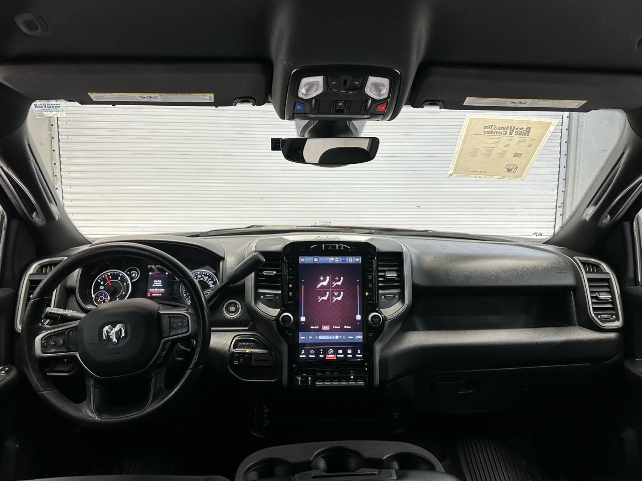 RAM 3500 Tradesman Crew Cab 4WD DRW 2024