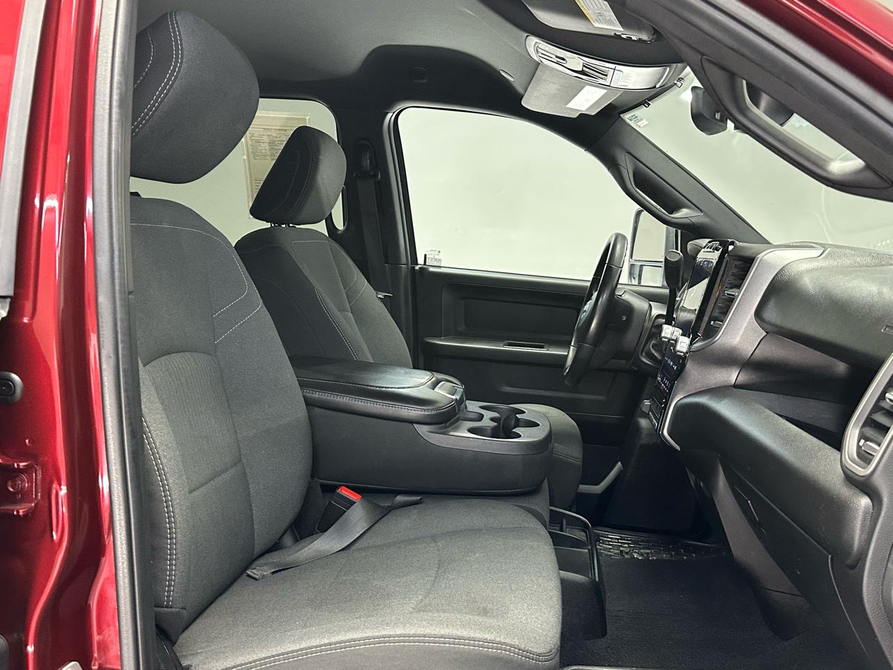 RAM 3500 Tradesman Crew Cab 4WD DRW 2024