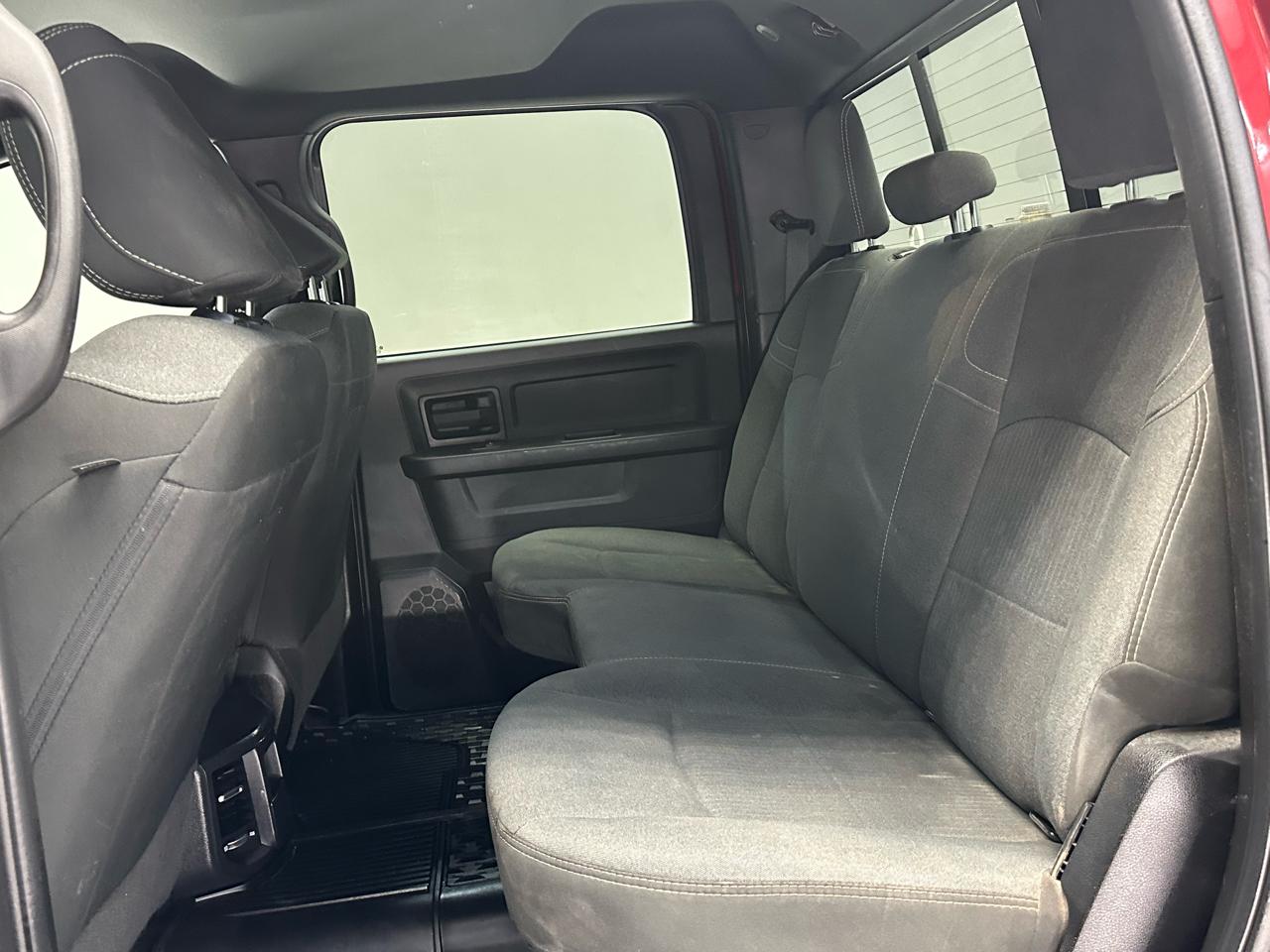 RAM 3500 Tradesman Crew Cab 4WD DRW 2024