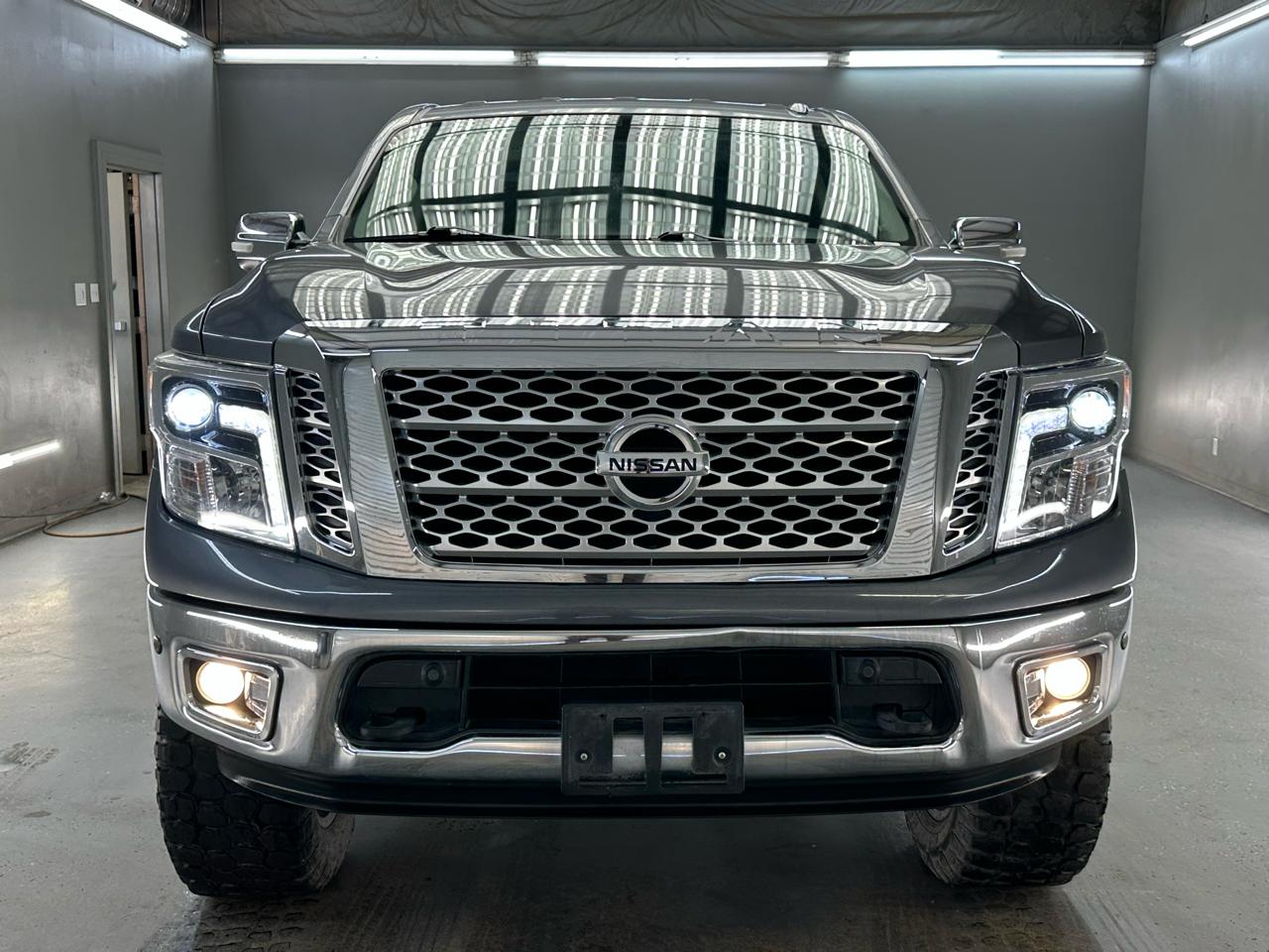 Nissan Titan PRO-4X Crew Cab 4WD 2018