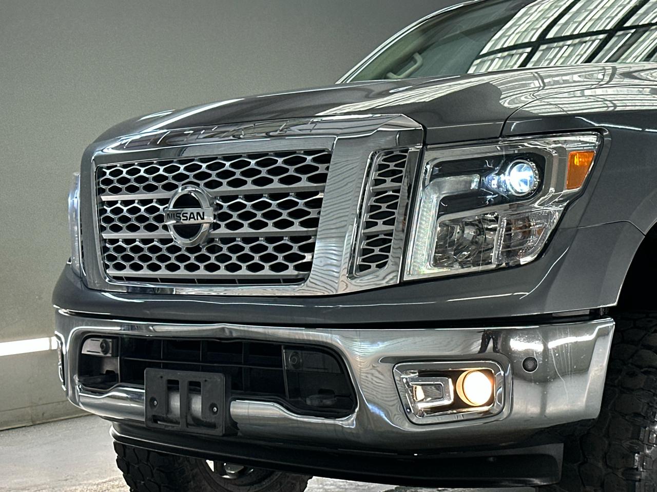 Nissan Titan PRO-4X Crew Cab 4WD 2018