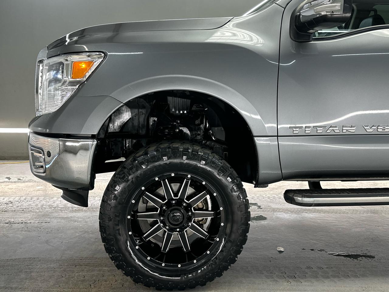 Nissan Titan PRO-4X Crew Cab 4WD 2018