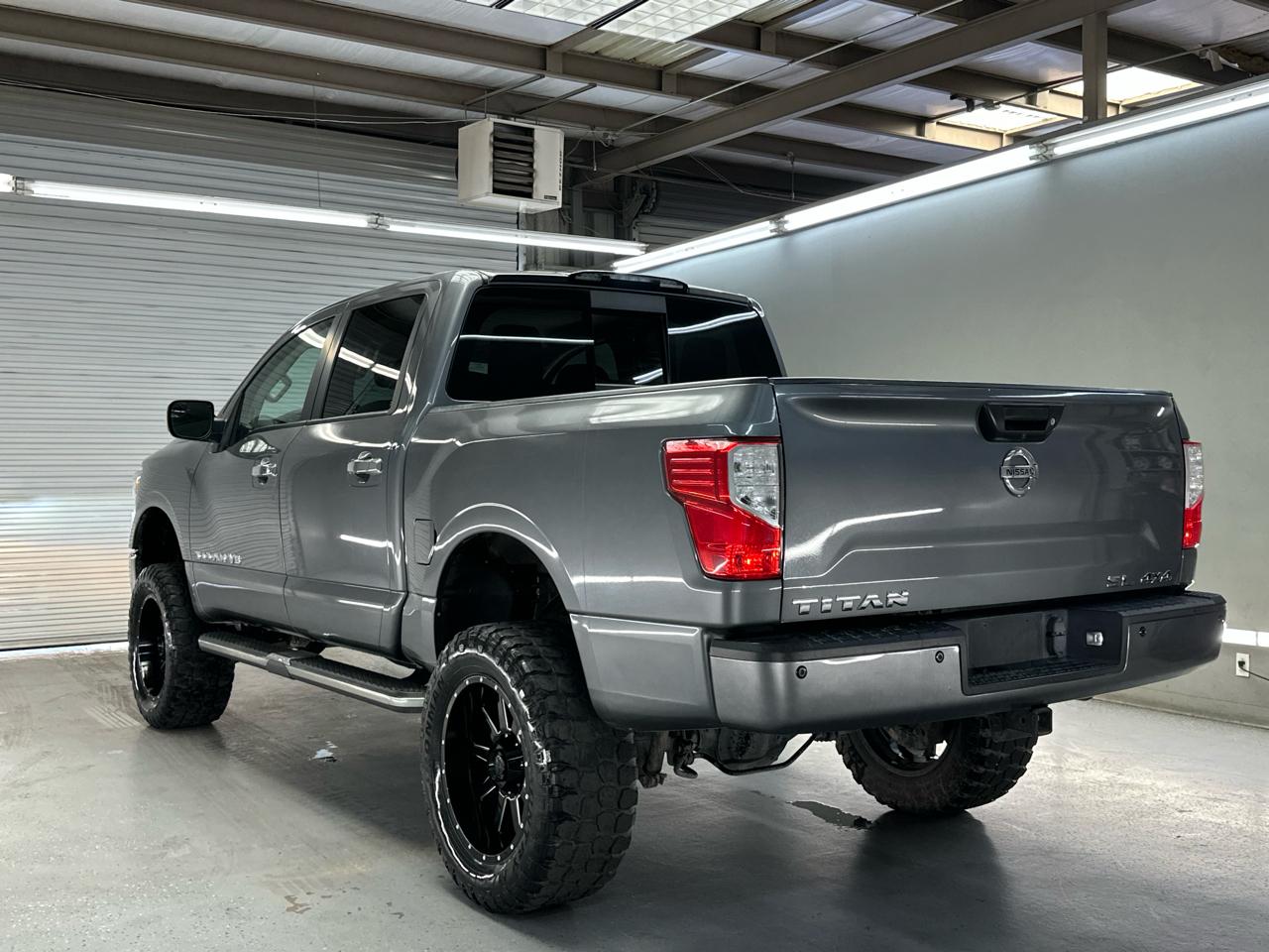 Nissan Titan PRO-4X Crew Cab 4WD 2018