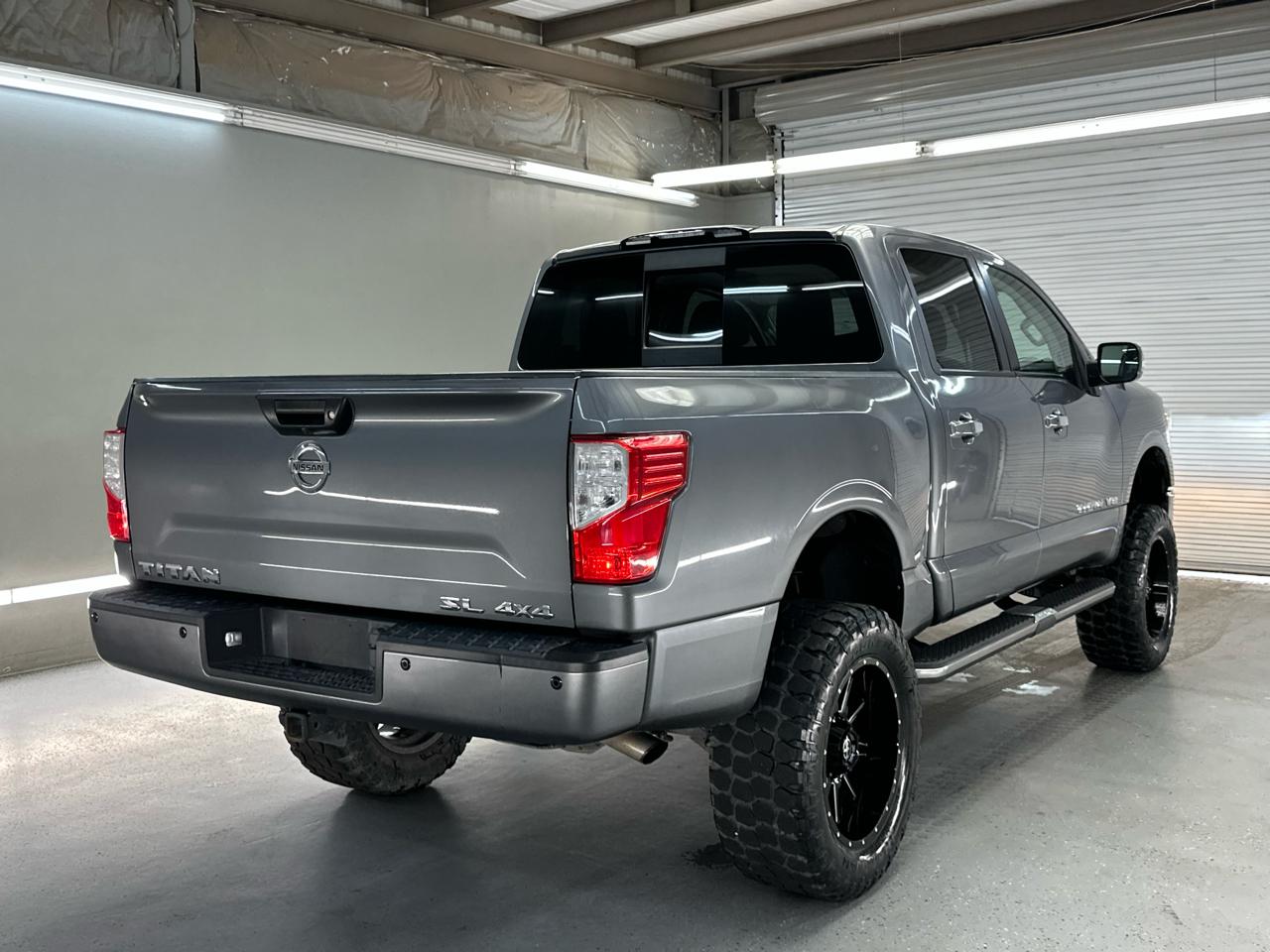 Nissan Titan PRO-4X Crew Cab 4WD 2018