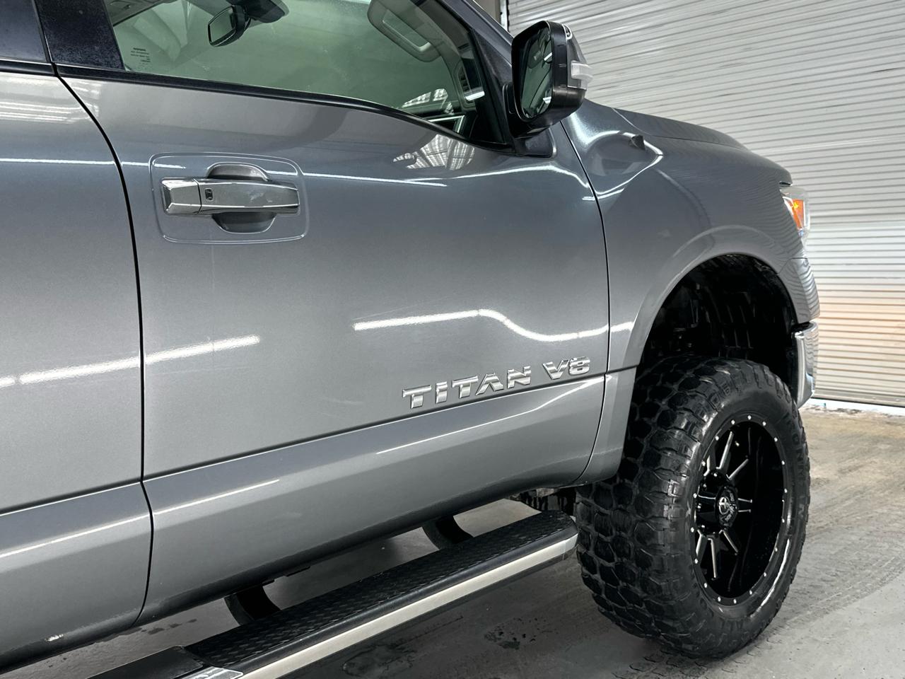 Nissan Titan PRO-4X Crew Cab 4WD 2018