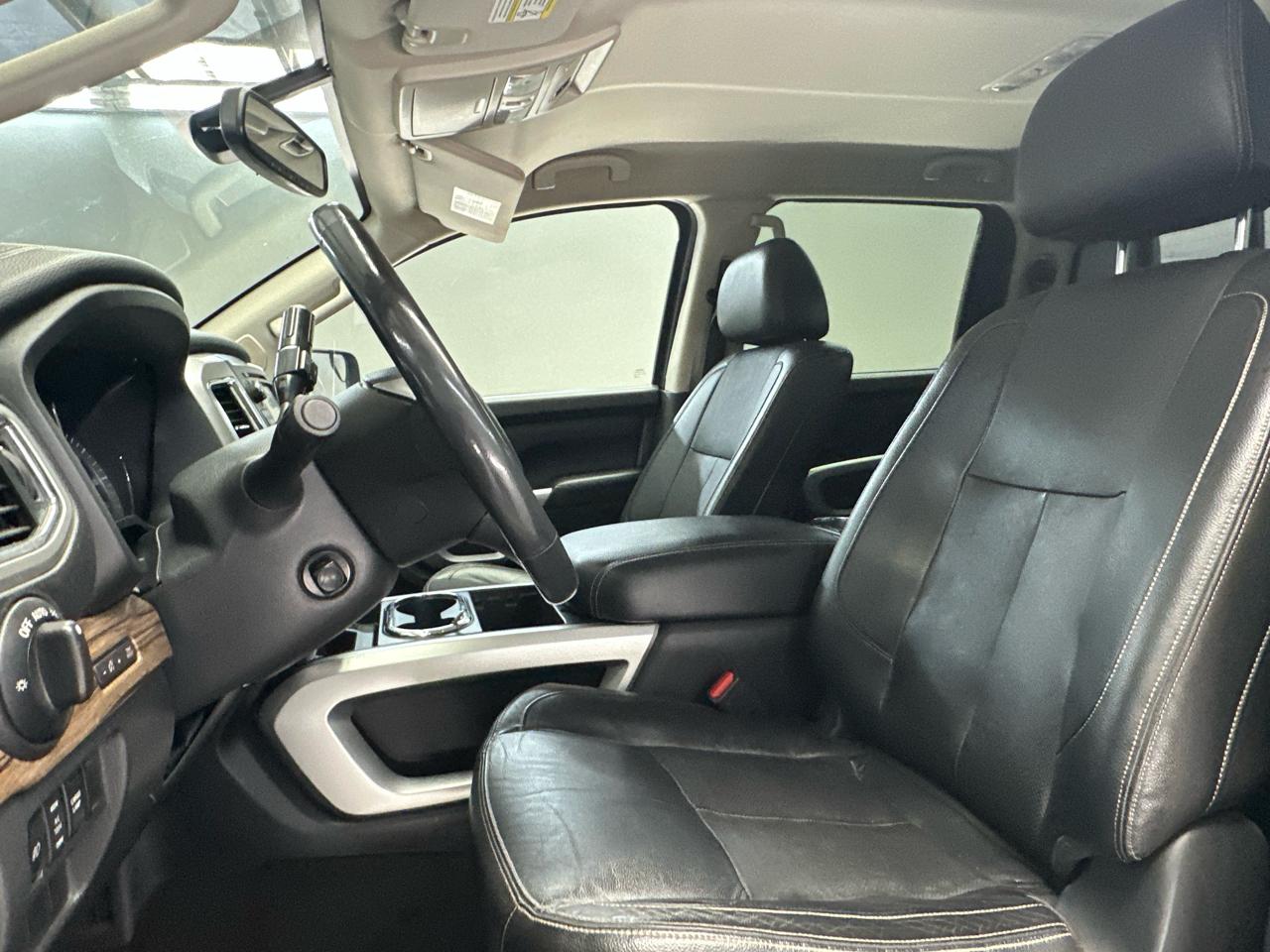 Nissan Titan PRO-4X Crew Cab 4WD 2018