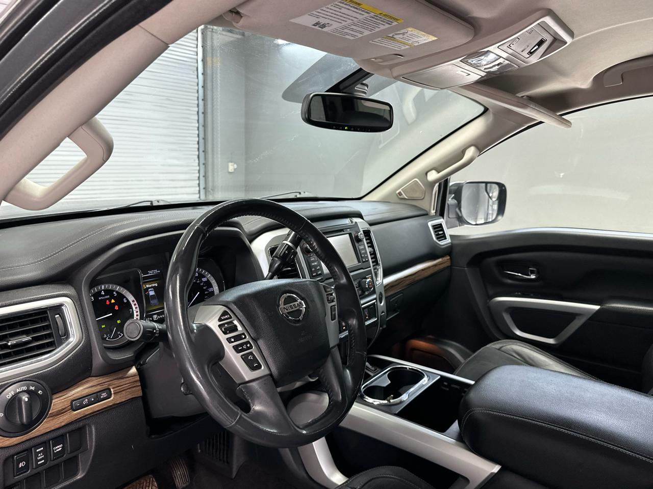 Nissan Titan PRO-4X Crew Cab 4WD 2018