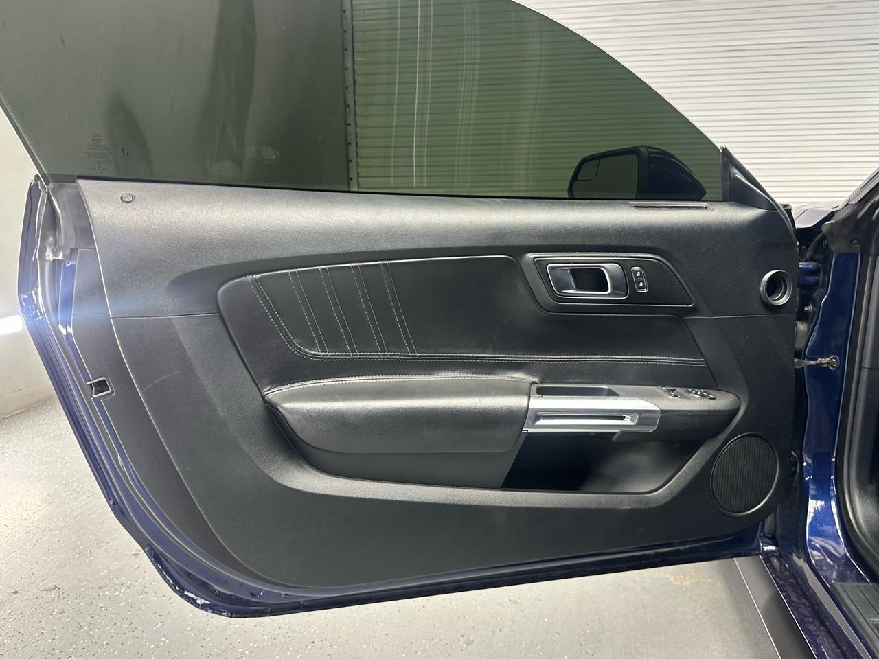 Ford Mustang EcoBoost Coupe 2020