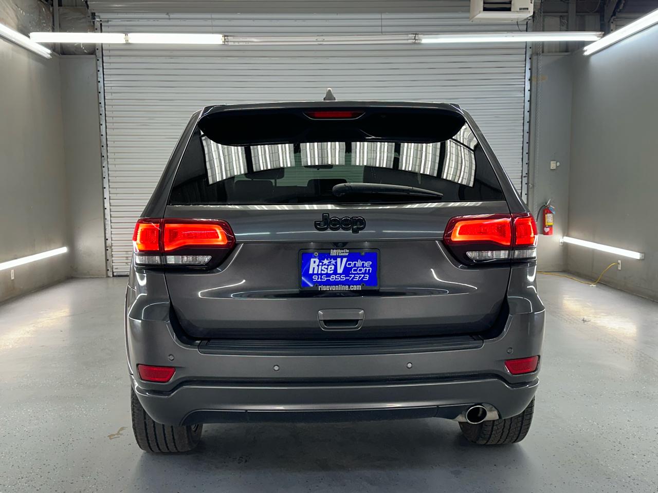 Jeep Grand Cherokee Laredo E 2WD 2021