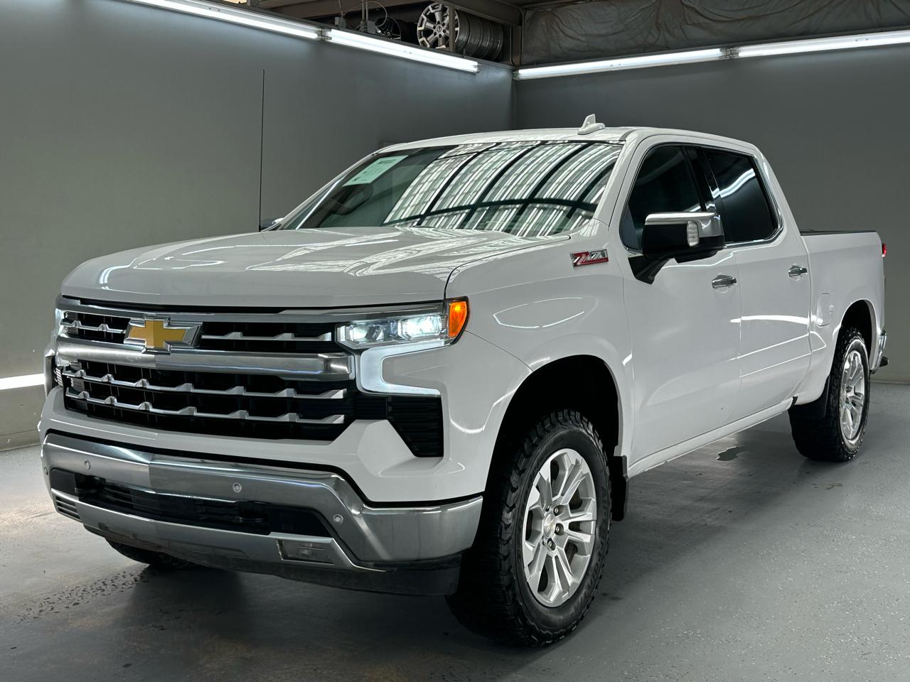 Chevrolet Silverado 1500 LTZ Crew Cab 4WD 2024