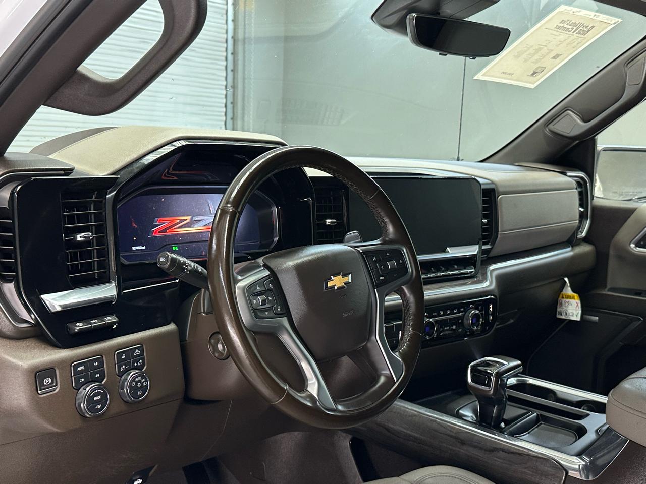 Chevrolet Silverado 1500 LTZ Crew Cab 4WD 2024