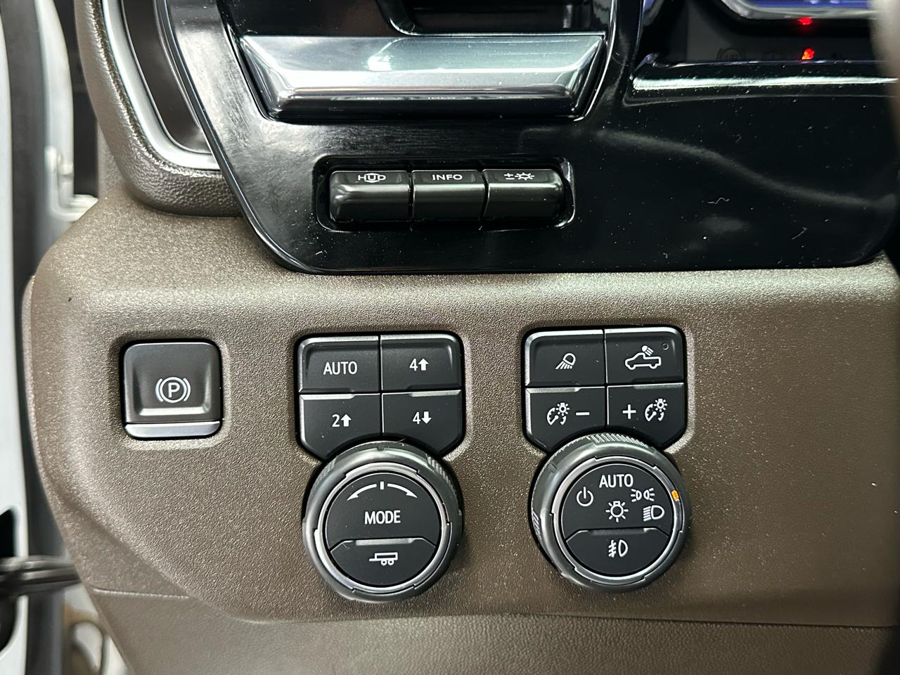 Chevrolet Silverado 1500 LTZ Crew Cab 4WD 2024