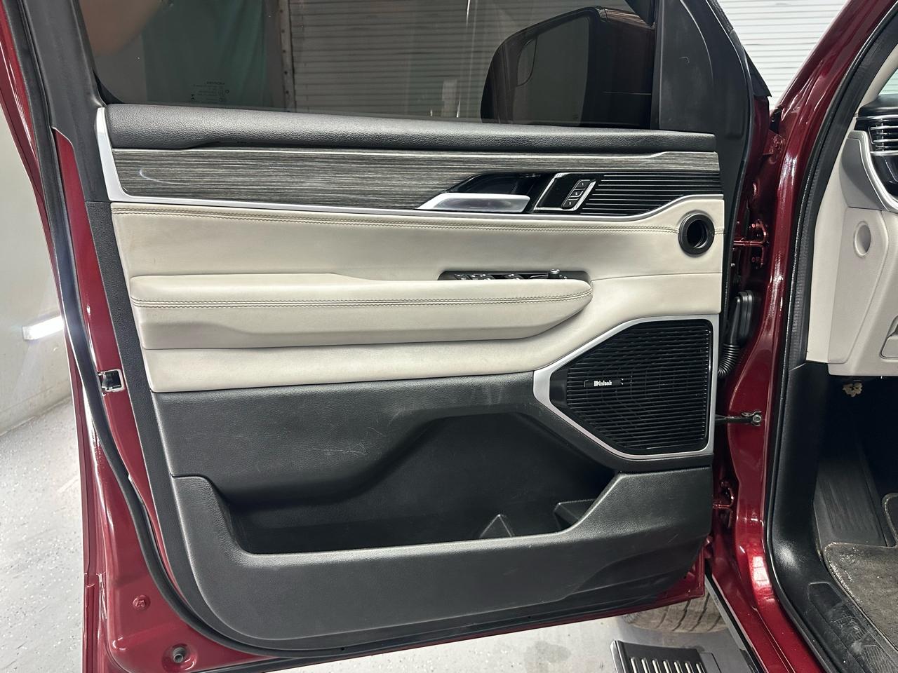 Jeep Wagoneer Series III 4WD 2022