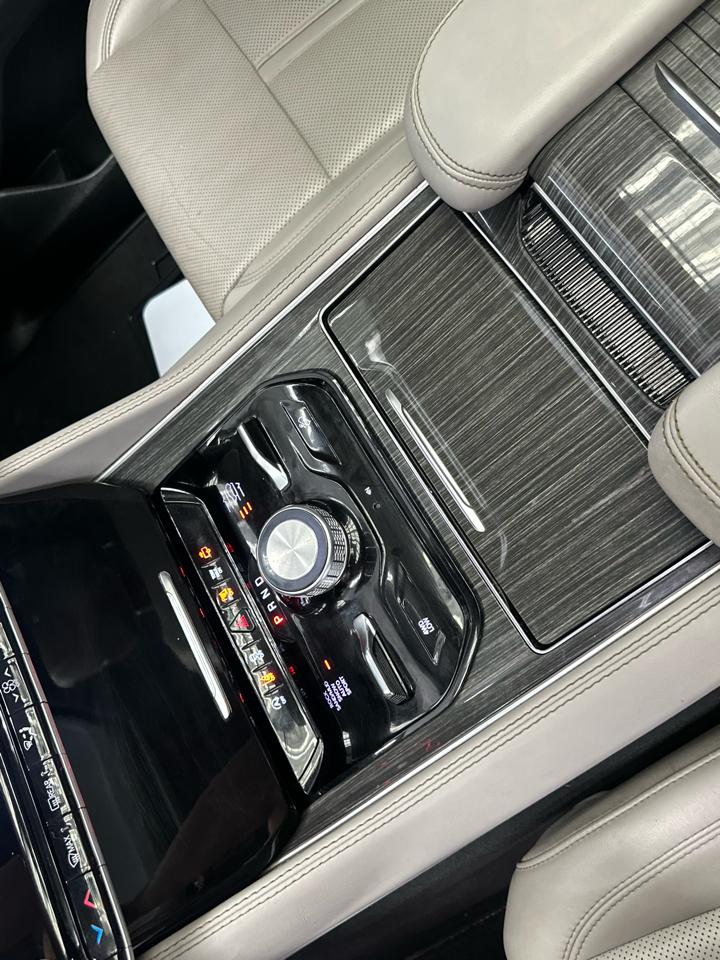 Jeep Wagoneer Series III 4WD 2022