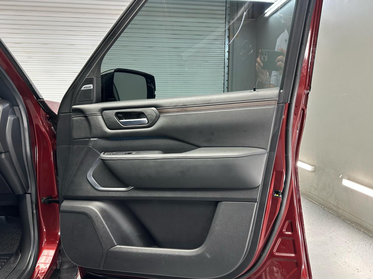 Nissan Armada Platinum 2025