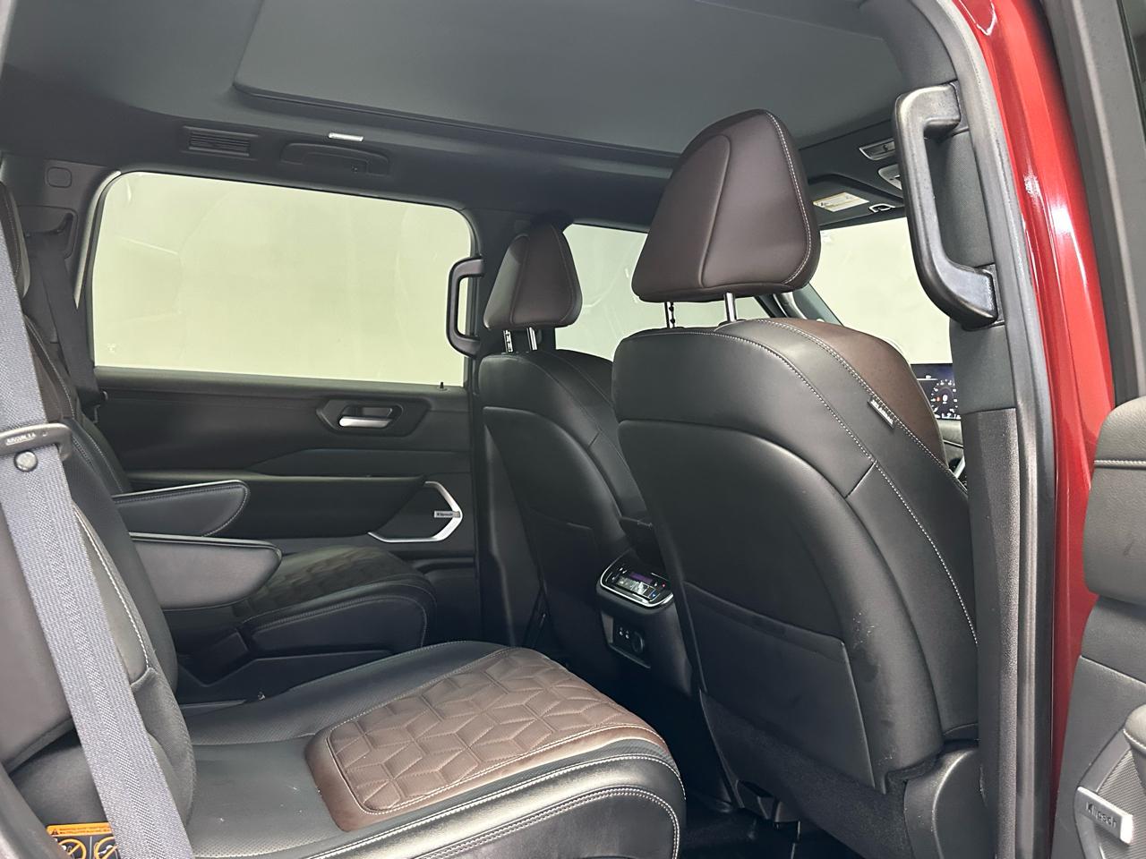 Nissan Armada Platinum 2025