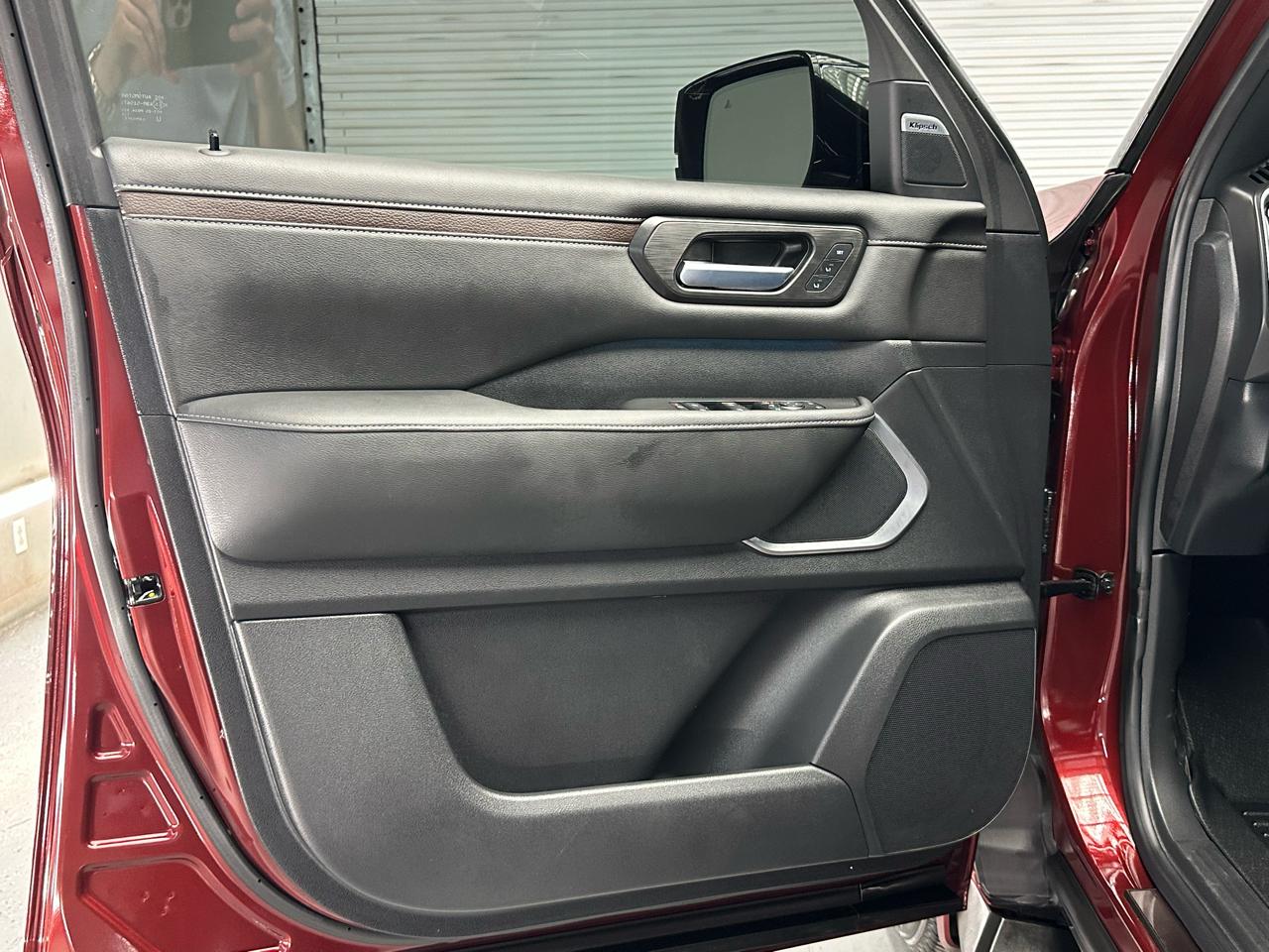 Nissan Armada Platinum 2025