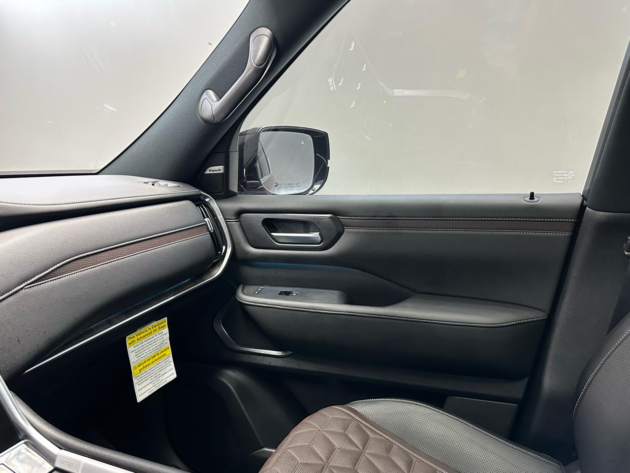 Nissan Armada Platinum 2025