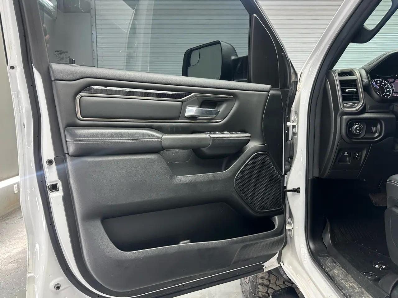 RAM 1500 Rebel Crew Cab SB 4WD 2020