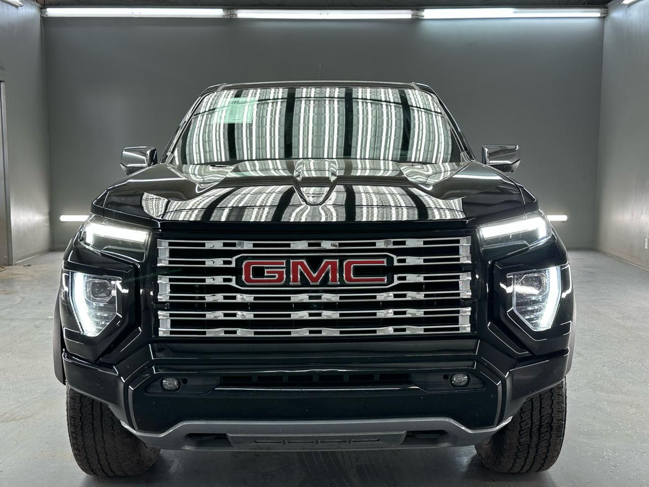 GMC Canyon Denali Crew Cab 4WD 2024