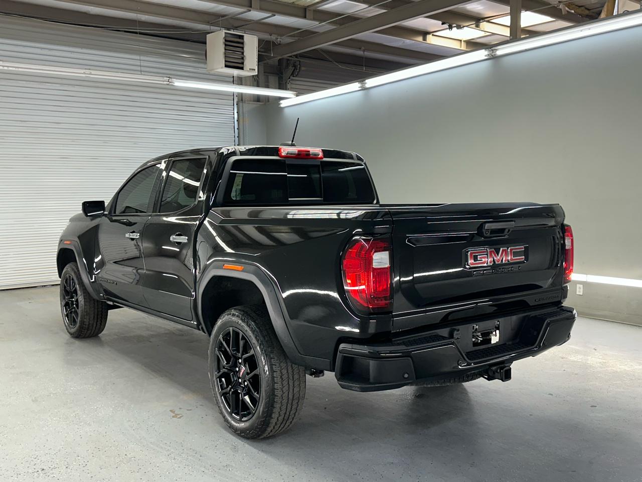 GMC Canyon Denali Crew Cab 4WD 2024