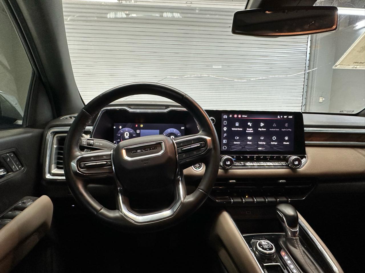 GMC Canyon Denali Crew Cab 4WD 2024