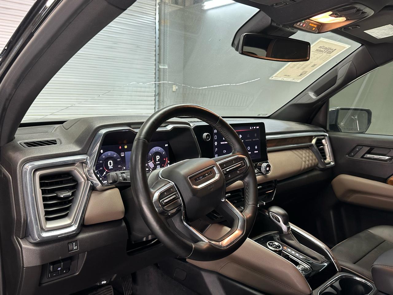 GMC Canyon Denali Crew Cab 4WD 2024